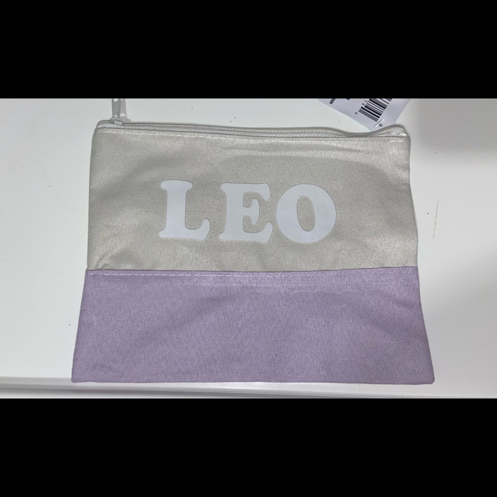 💜Leo Cosmetic bag ✨